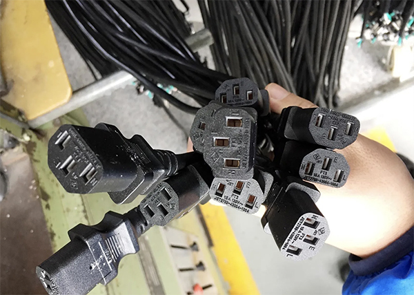 Japan Plug to IEC 60320 C13 Monitor Power Cord