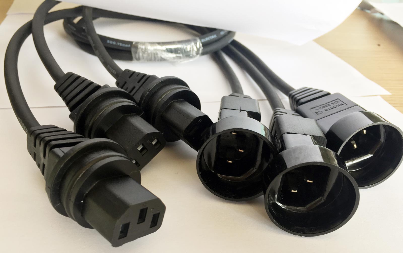 Computer power cord IEC C14 C13 outdoor waterproof