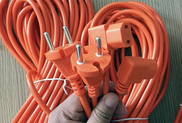 CEE 7/17 Plug to IEC 60320 C17 Power Cord