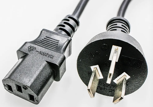 Argentina Plug to IEC 60320 C13