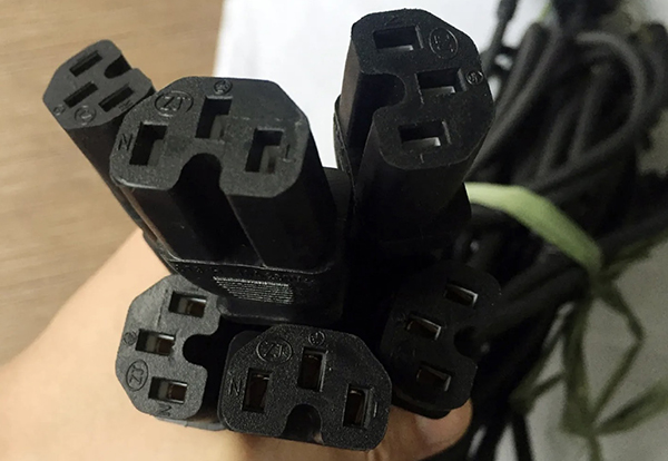 China Power Cord to IEC 60320 C15