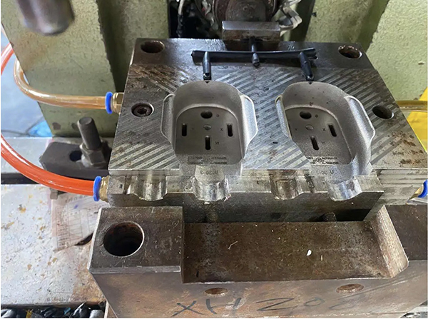 NEMA 14-50P Mould